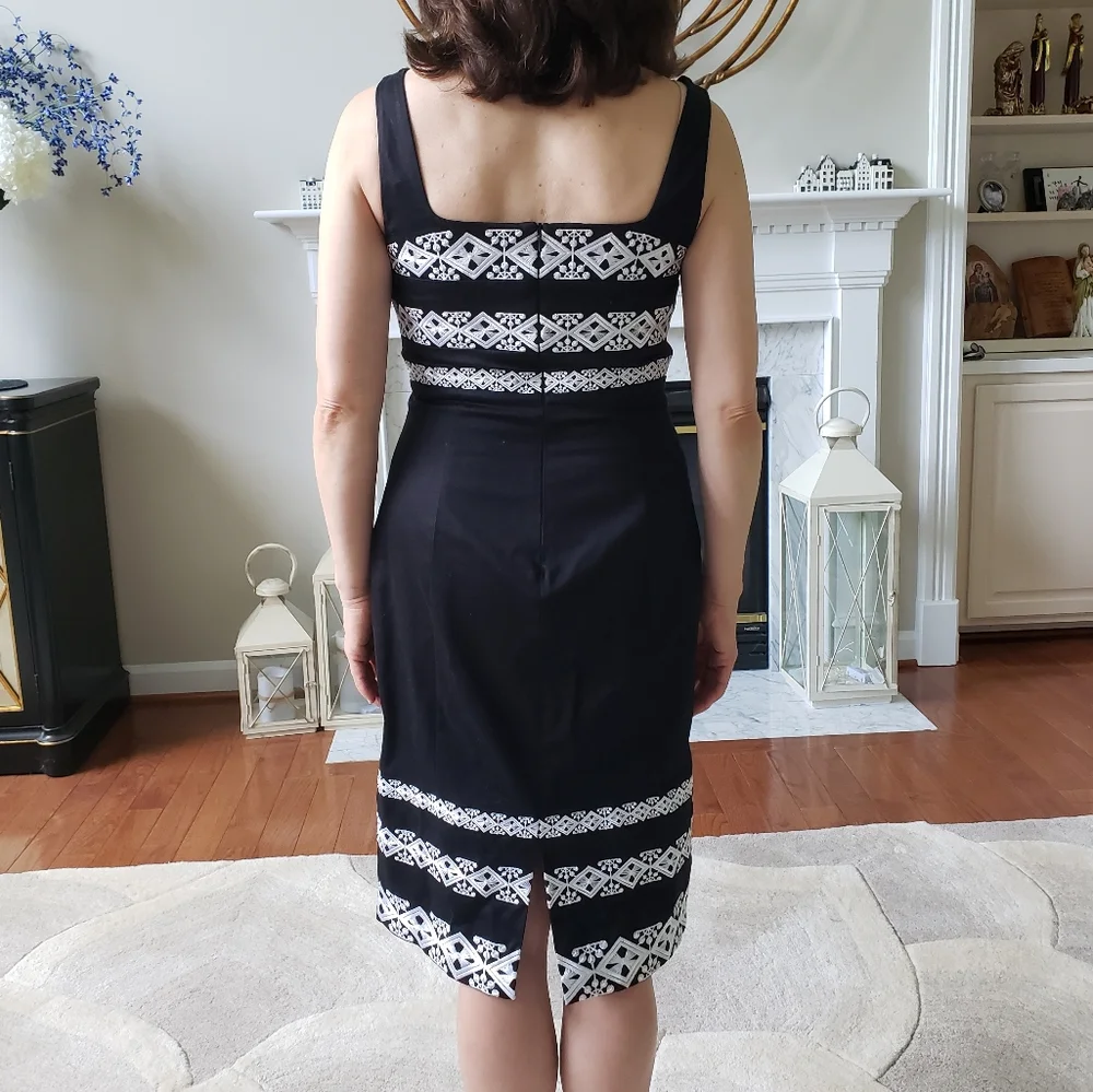 White House Black Market Square Neck Embroidered Dress in Black - Sz 2 - Picture 3 of 6